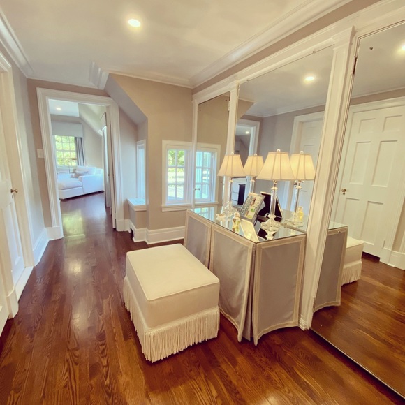 Meet your Posher, Francesca - Picture 6 of 6